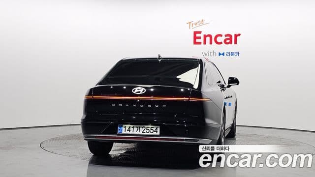 Hyundai Grandeur (GN7) 4