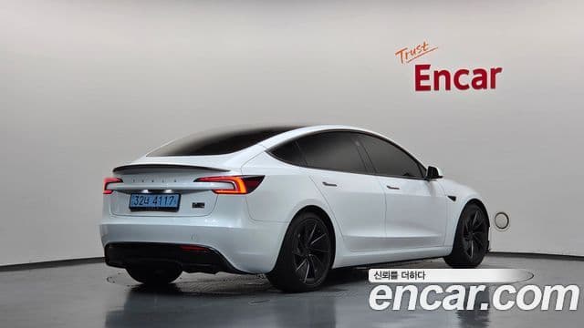 Tesla Model 3 2