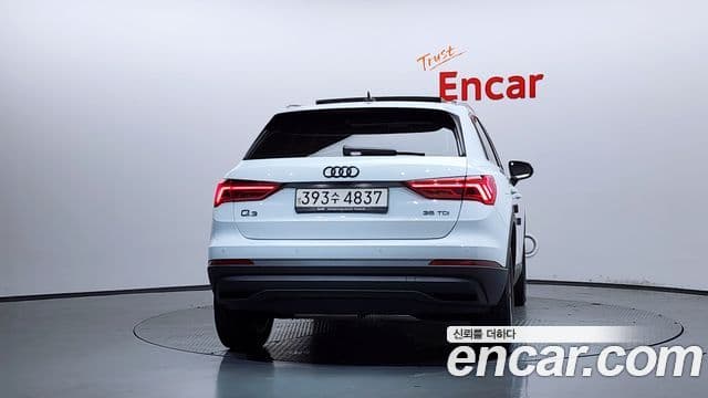 Audi Q3 (F3) 3