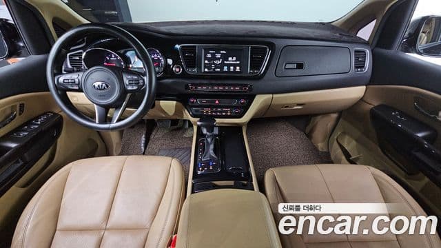 Kia All New Carnival 4