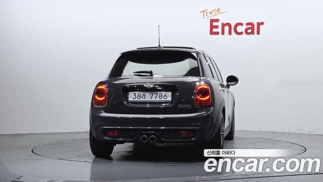 MINI Cooper S 4