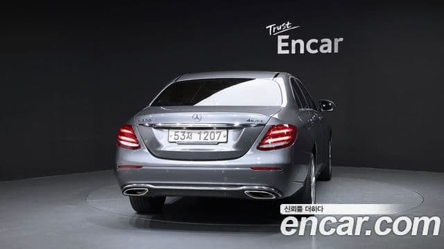 Mercedes-Benz E-Class W213 4