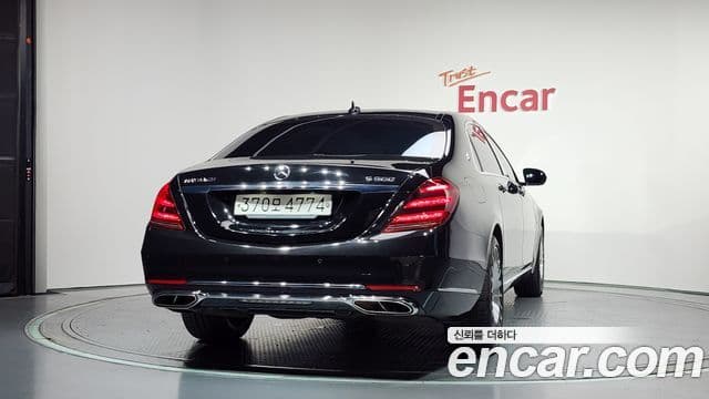 Mercedes-Benz S-Class W222 4