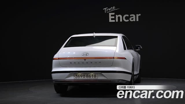 Hyundai Grandeur (GN7) 3