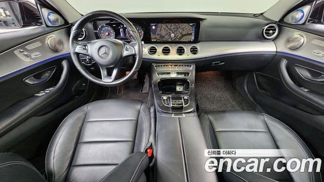 Mercedes-Benz E-Class W213 4