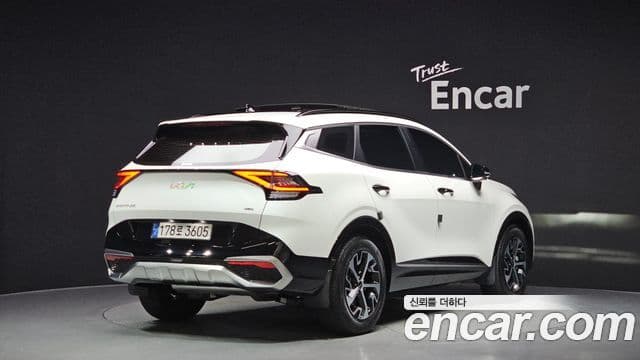Kia Sportage 5th Gen Hybrid 2