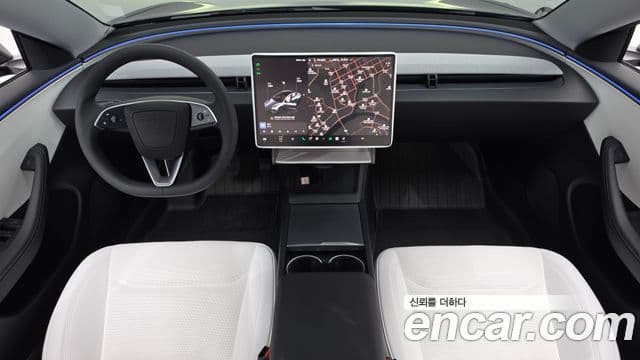 Tesla Model 3 4