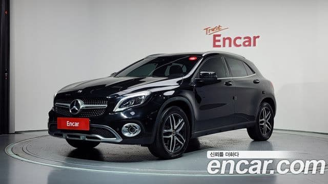 Mercedes-Benz GLA-Class X156 1