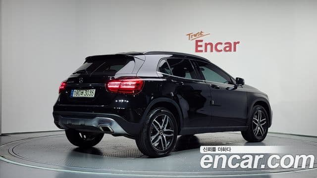 Mercedes-Benz GLA-Class X156 2
