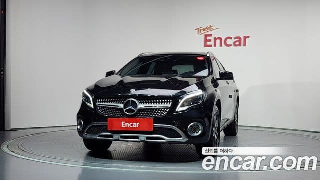 Mercedes-Benz GLA-Class X156 3
