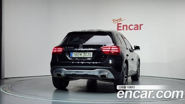 Mercedes-Benz GLA-Class X156 4