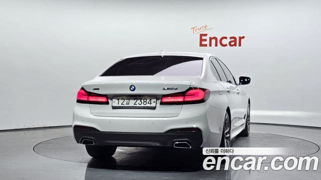 BMW 5 Series (G30) 3
