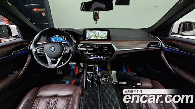 BMW 5 Series (G30) 4