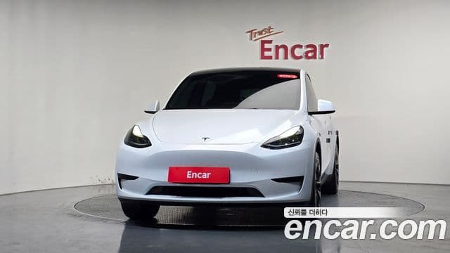 Tesla Model Y 3