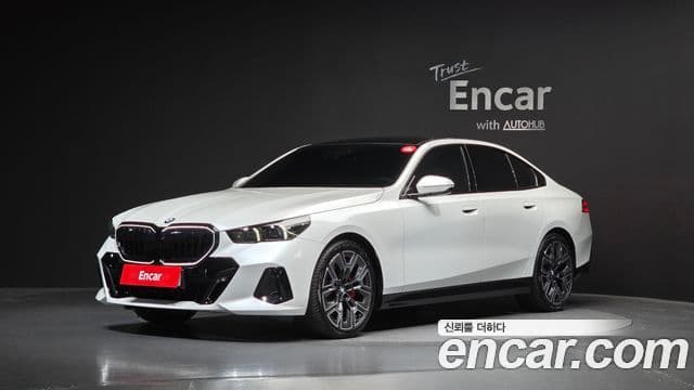 BMW 5 Series (G60) — 1
