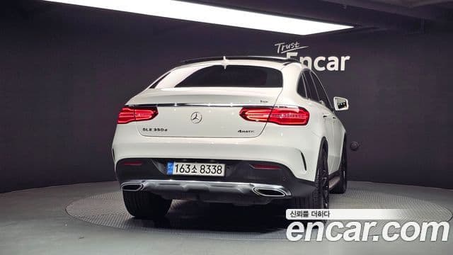 Mercedes-Benz GLE-Class W166 4