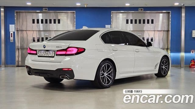 BMW 5 Series (G30) 2