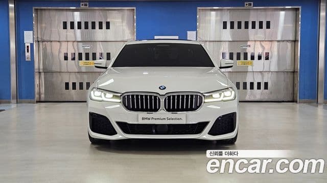 BMW 5 Series (G30) 3