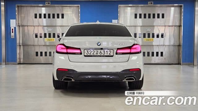 BMW 5 Series (G30) 4