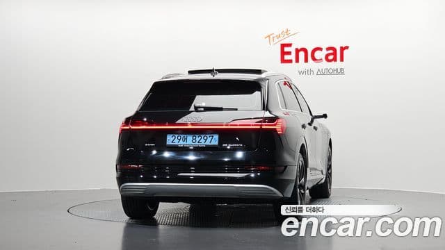 Audi e-트론 3