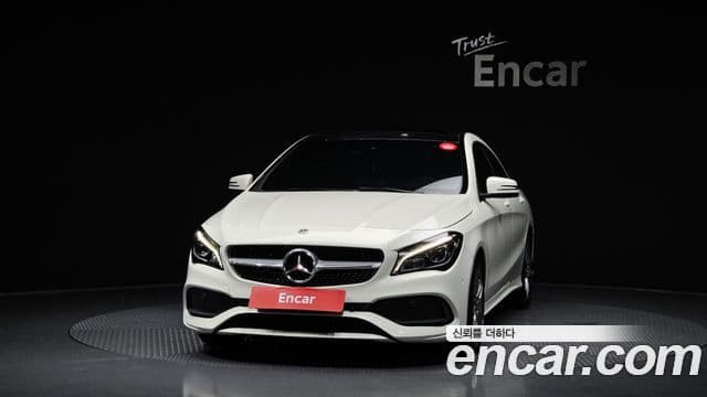 Mercedes-Benz CLA-Class C117 3