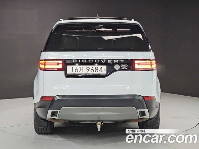 Land Rover Discovery 5 2