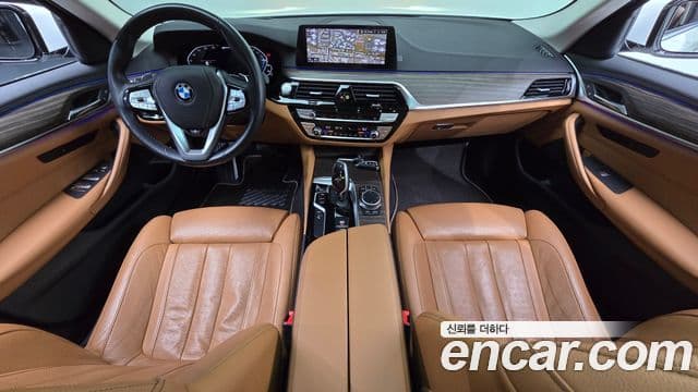 BMW 5 Series (G30) 4
