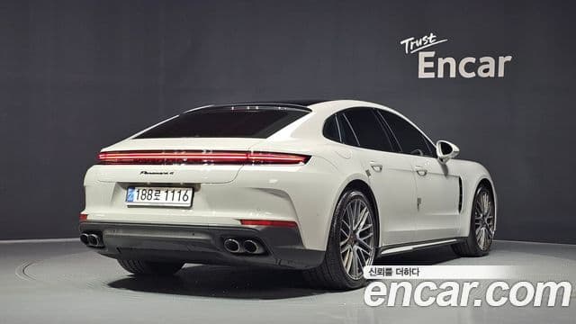 Porsche Panamera (976) 2