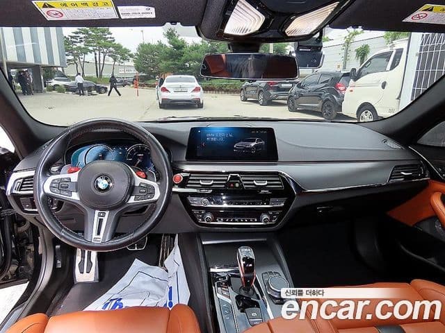 BMW M5 (F90) 4