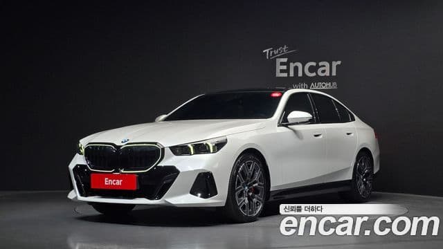 BMW 5 Series (G60)
