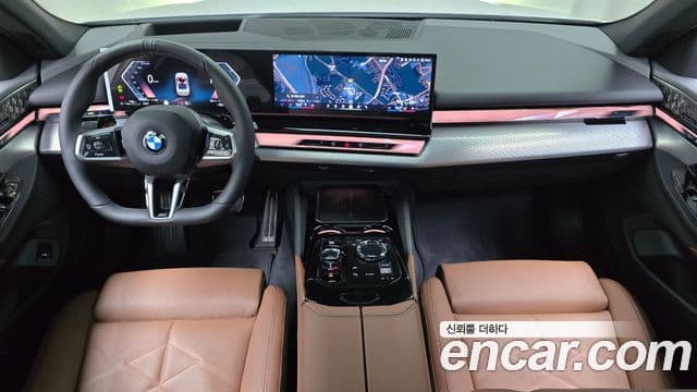 BMW 5 Series (G60) 4
