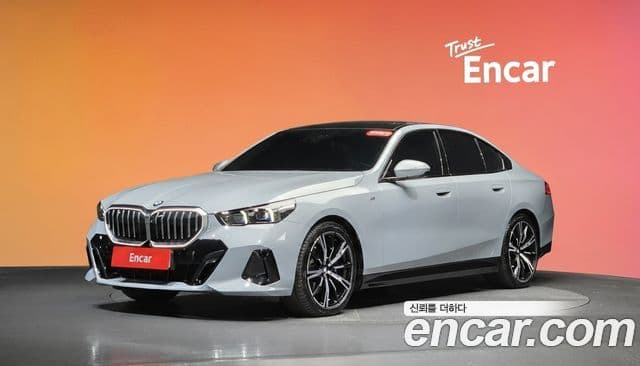 BMW 5 Series (G60)