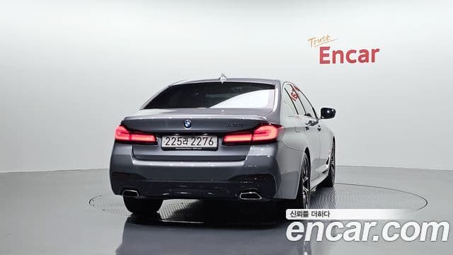 BMW 5 Series (G30) 3