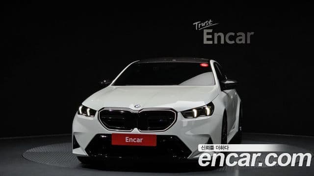 BMW M5 (G90) 3