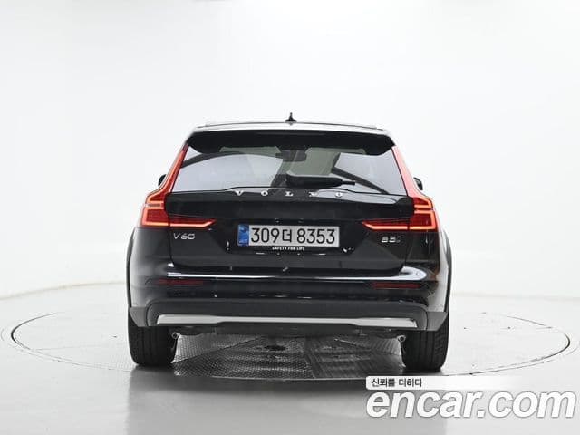 Volvo V60 Cross Country 2nd Gen 3