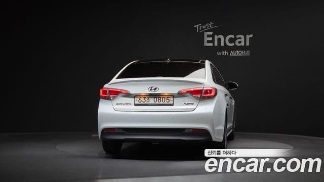 Hyundai LF Sonata Hybrid 4