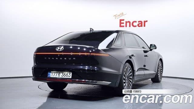 Hyundai Grandeur (GN7) 2