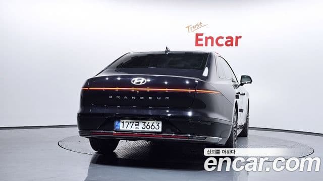 Hyundai Grandeur (GN7) 4