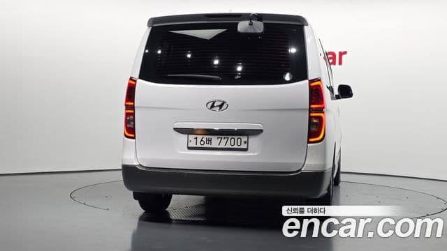 Hyundai The New Grand Starex 4