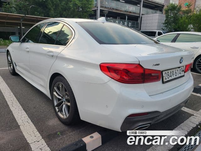 BMW 5 Series (G30) 4