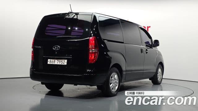 Hyundai Grand Starex 2