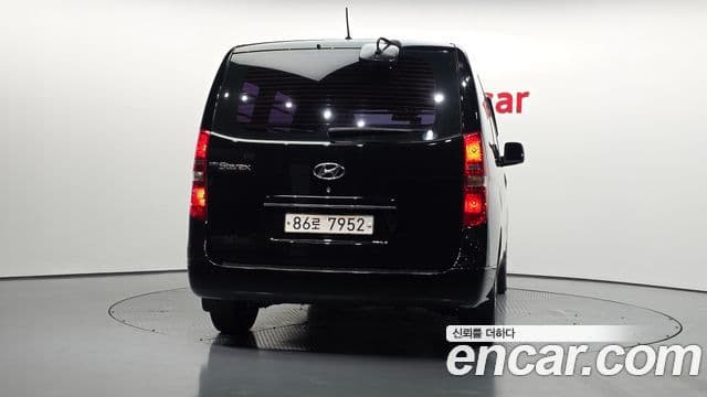 Hyundai Grand Starex 4