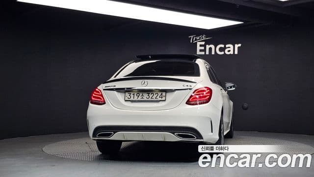 Mercedes-Benz C-Class W205 4