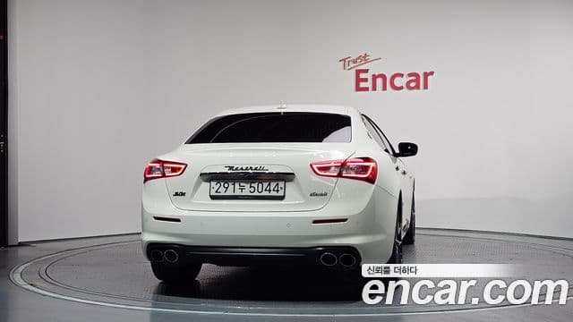 Maserati Ghibli 4