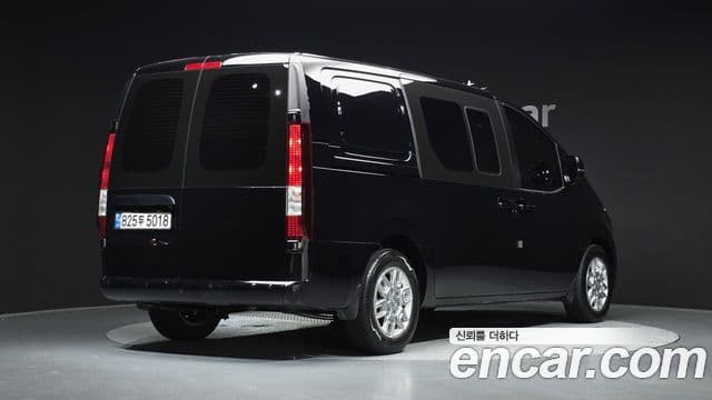 Hyundai Staria 2