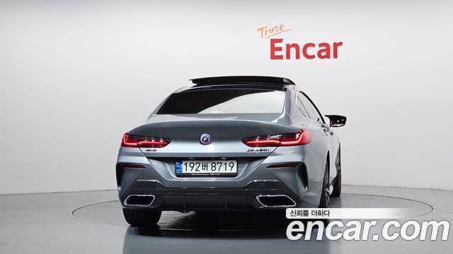 BMW 8 Series (G15) 3