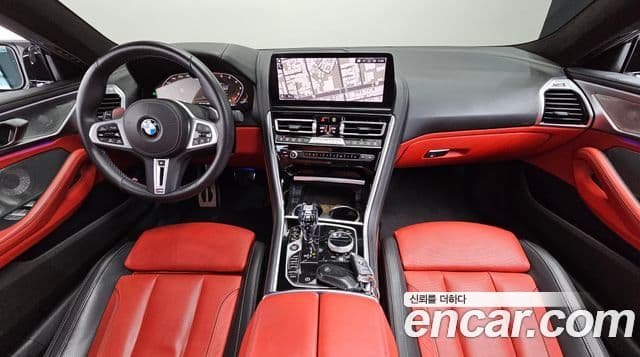 BMW 8 Series (G15) 4