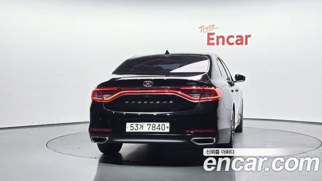 Hyundai Grandeur IG Hybrid 3
