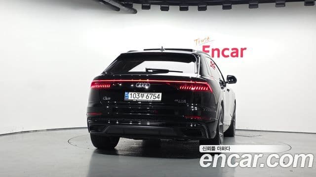 Audi Q8 (4M) 3