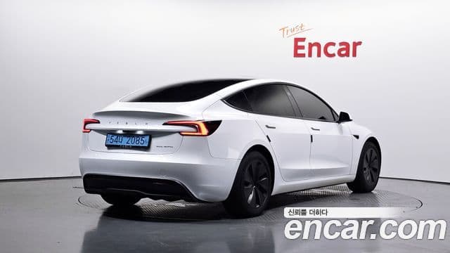 Tesla Model 3 2